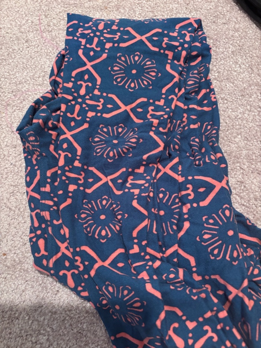 3 for $22- - LuLaRoe Tall & Curvy Leggings